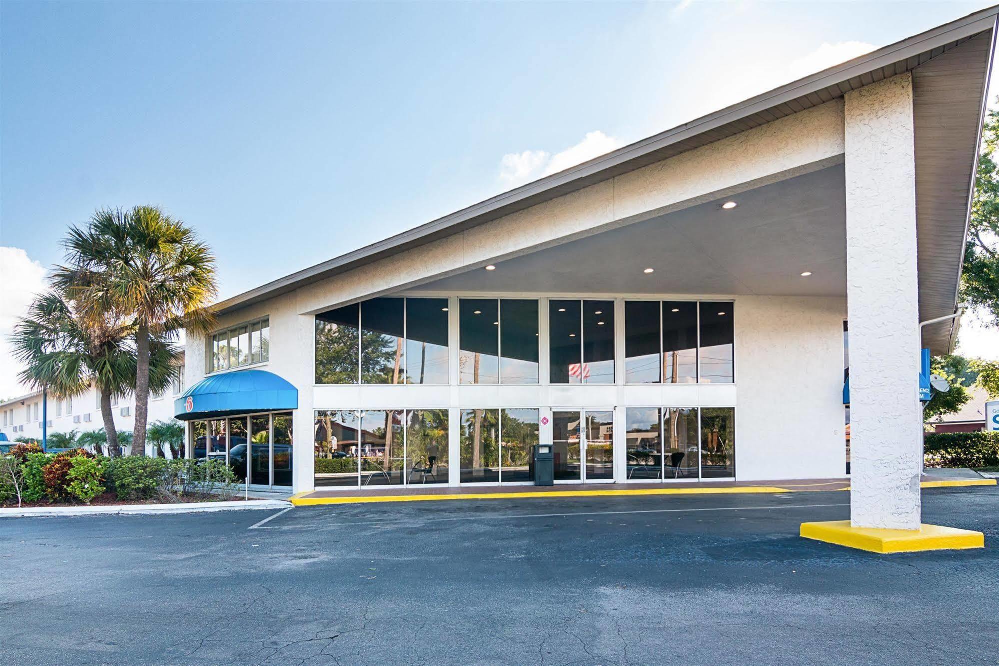 Motel 6-Tampa, Fl - Fairgrounds Eksteriør billede